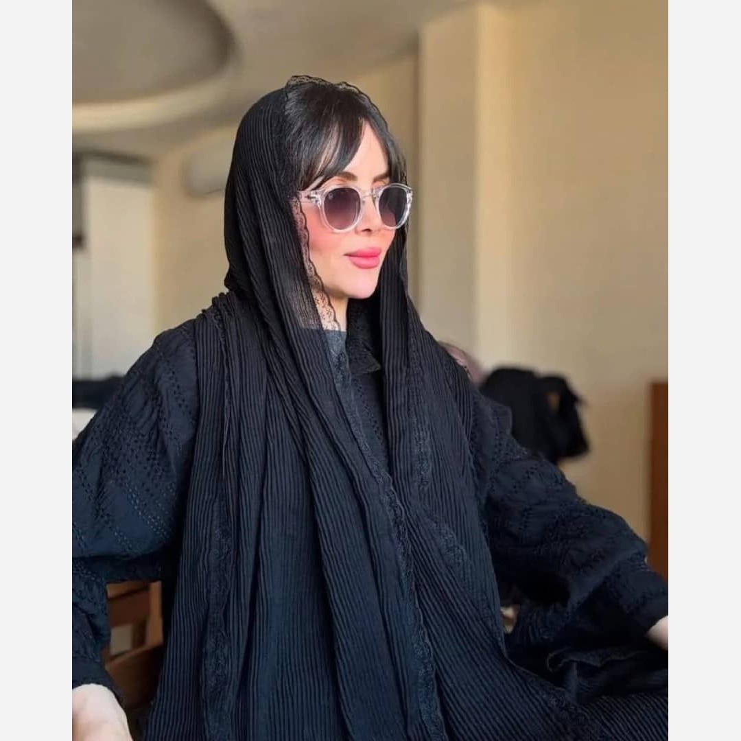 شال مشکی طرح پلیسه دور گیپور زنانه